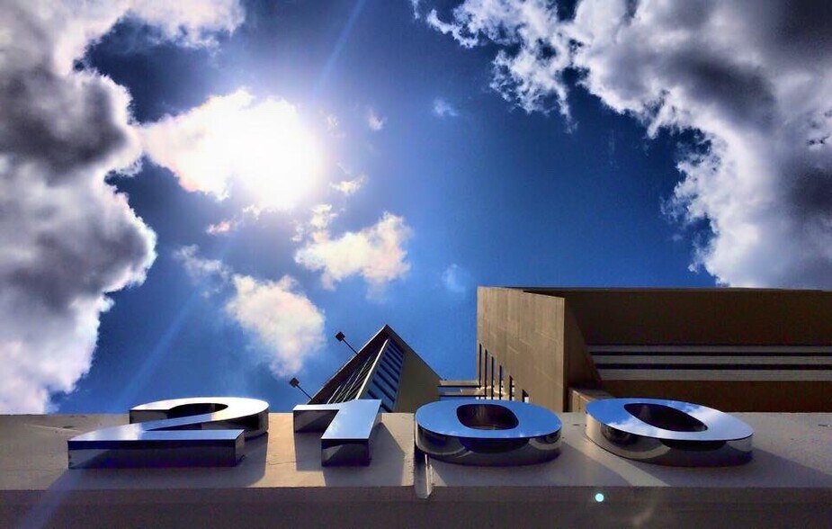 Primary Photo Of 2100 Ponce De Leon Blvd, Coral Gables Office For Lease