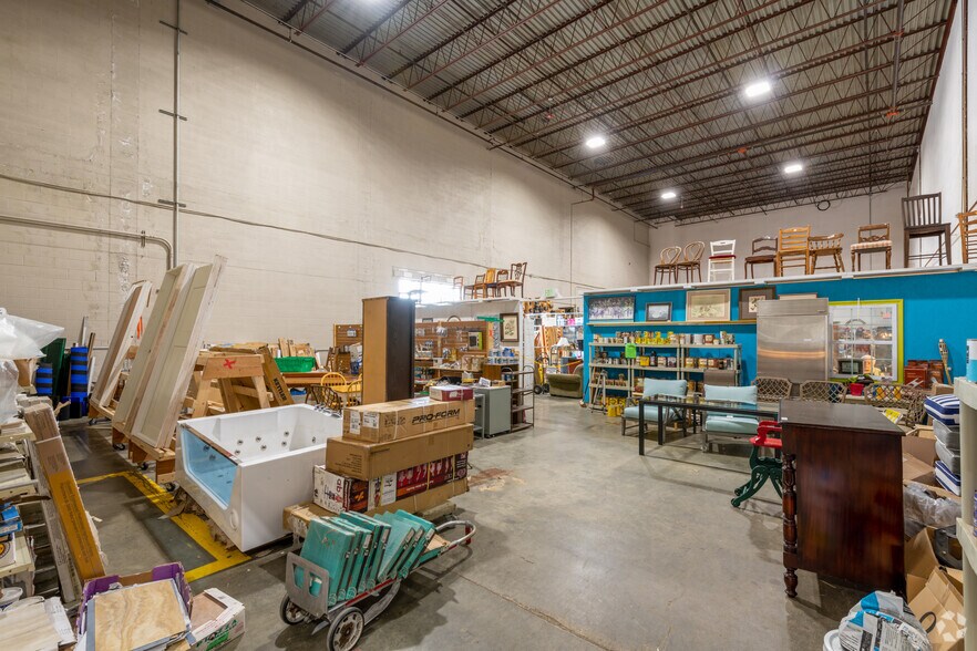 More Photos Of 58 R Pulaski St, Peabody Distribution For Lease
