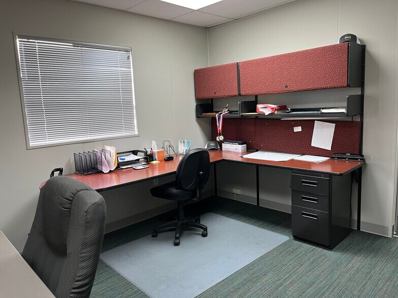 More Photos Of 930 E St, Rio Linda Office Residential For Lease