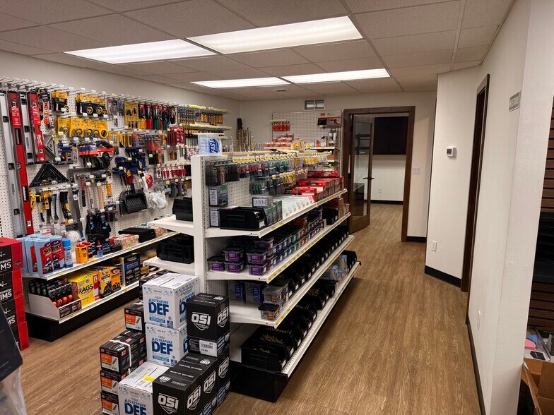 More Photos Of 5936 53rd Ave, Fargo Warehouse For Sale