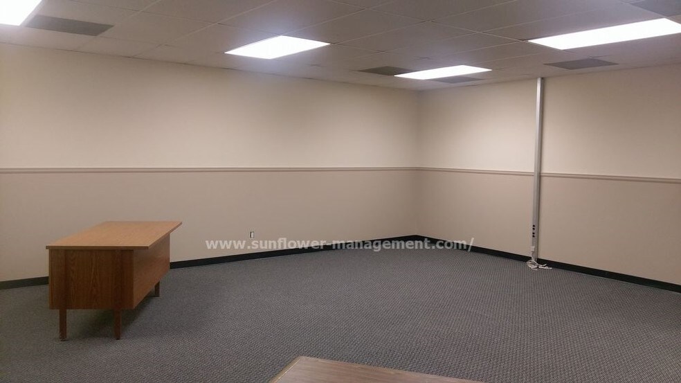 More Photos Of 2537-2579 Airport Rd, Colorado Springs General Retail For Lease