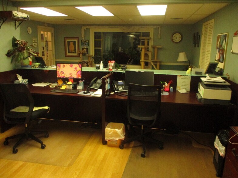 More Photos Of 729 Ridge Rd, Webster Veterinarian Kennel For Sale