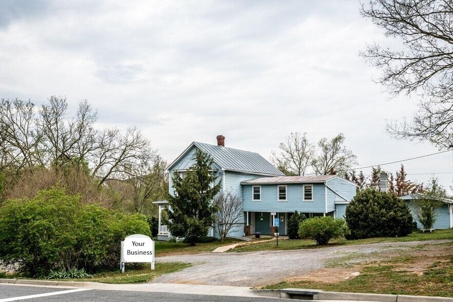 More Photos Of 133 W Springbrook Rd, Broadway Specialty For Sale