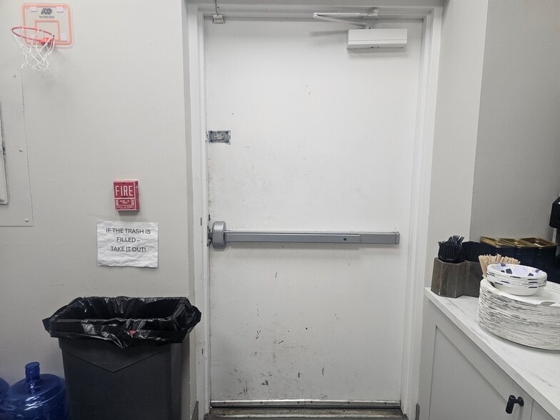 More Photos Of 375 Deer Park Ave, Babylon Medical For Lease