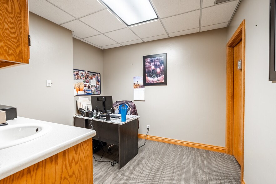 More Photos Of 1055 N 300 W, Provo Medical For Sale