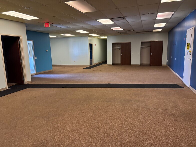 More Photos Of 2700 McDonough Rd, Joliet Manufacturing For Lease