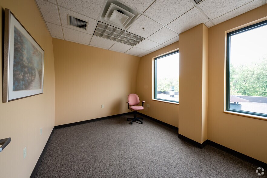 More Photos Of 3950 E Robinson Rd, Amherst Medical For Lease