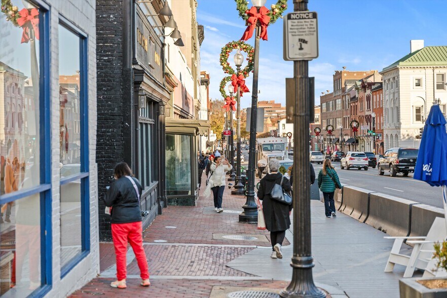 More Photos Of 3135 M St NW, Washington Storefront For Lease