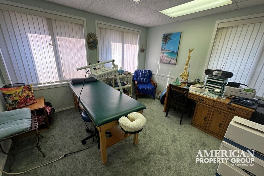 More Photos Of 7101 S Tamiami Trl, Sarasota Office For Sale