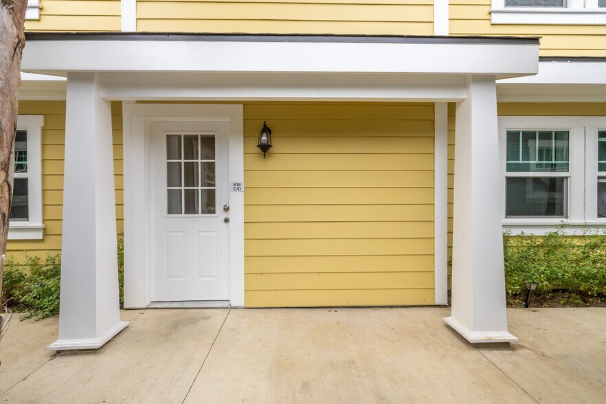 More Photos Of 618 S Van Ness Ave, Santa Ana Apartments For Sale