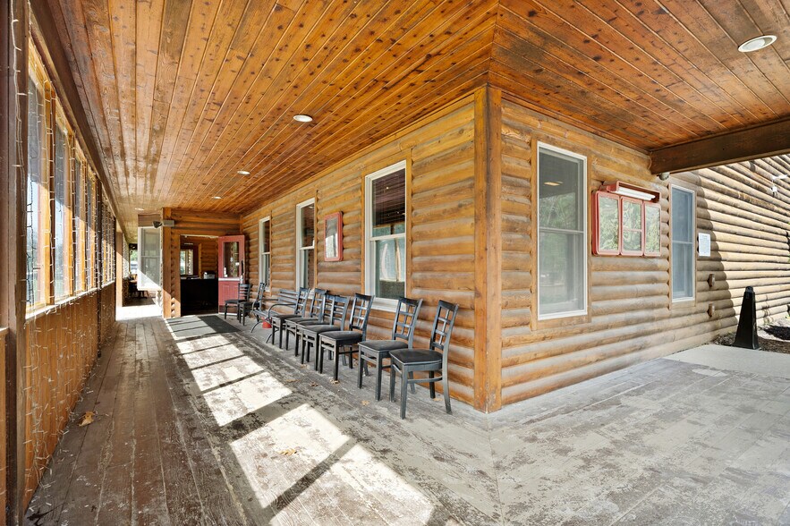 More Photos Of 8826 Gratiot Ave, Columbus Restaurant For Sale