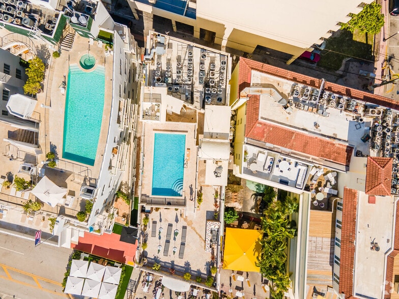More Photos Of 524 Ocean Dr, Miami Beach Hotel For Sale