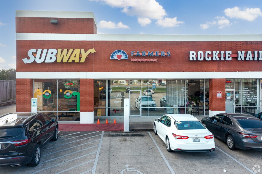 More Photos Of 10140-10144 S Hwy 6, Sugar Land Unknown For Lease