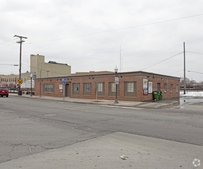 Primary Photo Of 200 S Washington Ave, Royal Oak Office For Lease