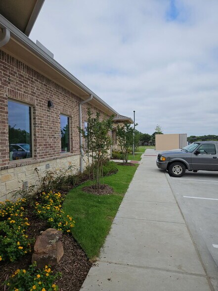 More Photos Of 1020 N Murphy Rd, Murphy Medical For Lease