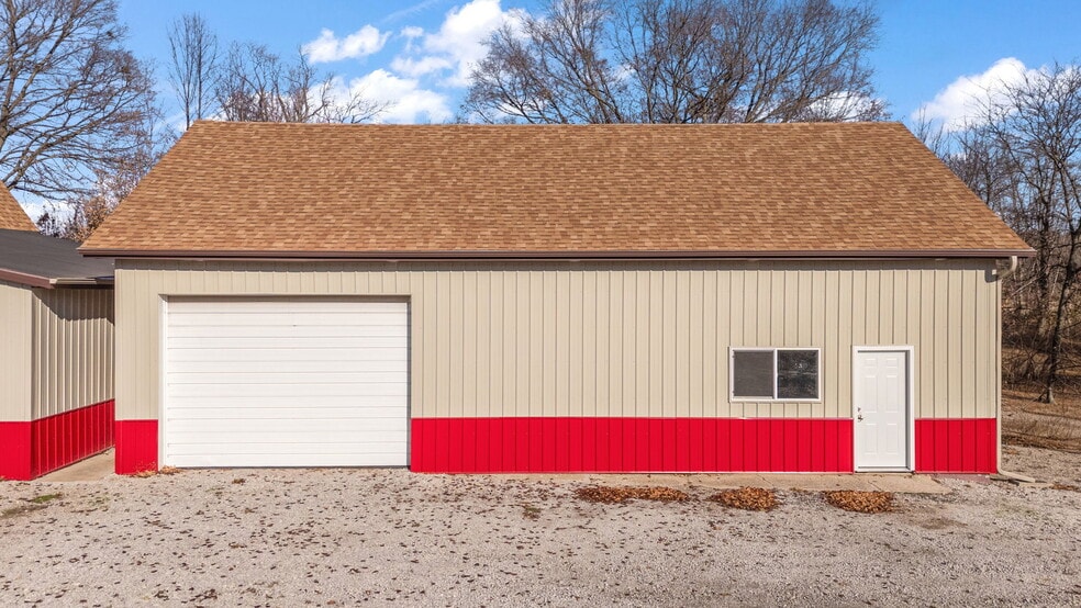 More Photos Of 345 N 400 E, Valparaiso Warehouse For Lease