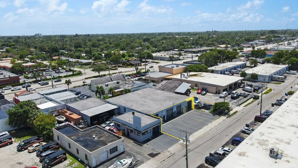 More Photos Of 530-536 NE 32nd St, Oakland Park Warehouse For Sale