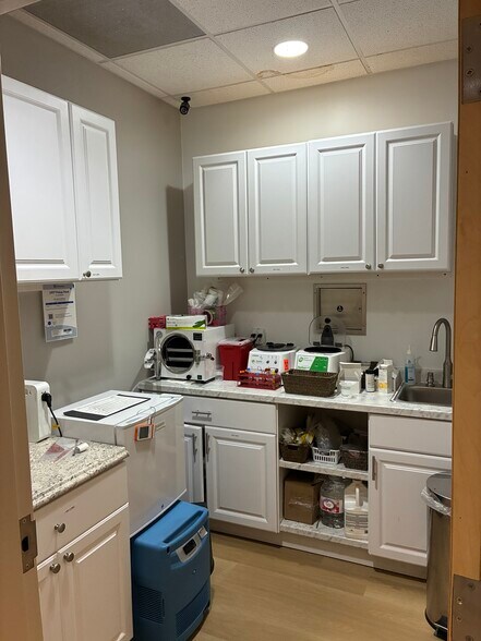 More Photos Of 10475 Medlock Bridge Rd, Johns Creek Medical For Sale