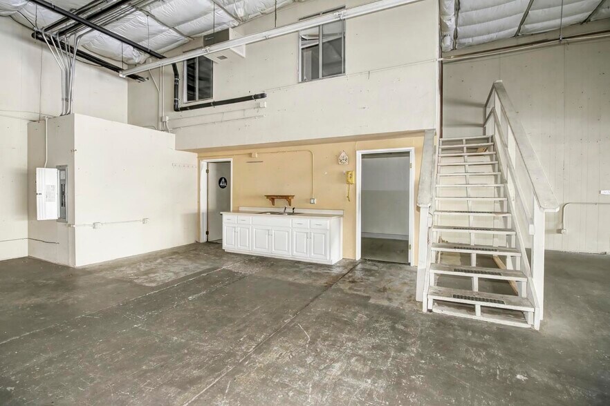 More Photos Of 2265 Sunrise Blvd, Gold River Auto Repair For Lease