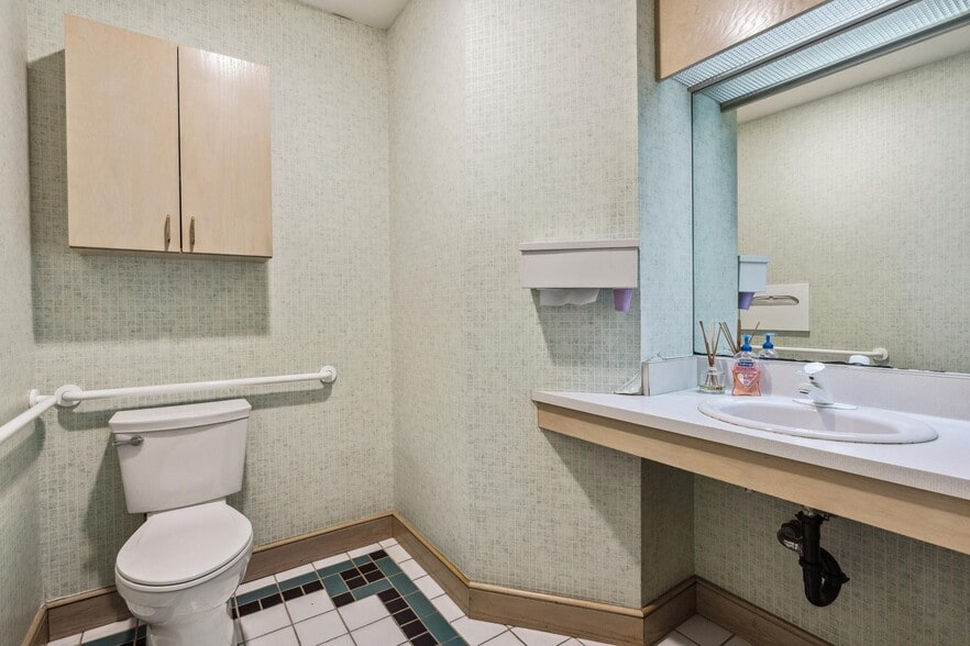 More Photos Of 1802 San Miguel Dr, Walnut Creek Medical For Sale