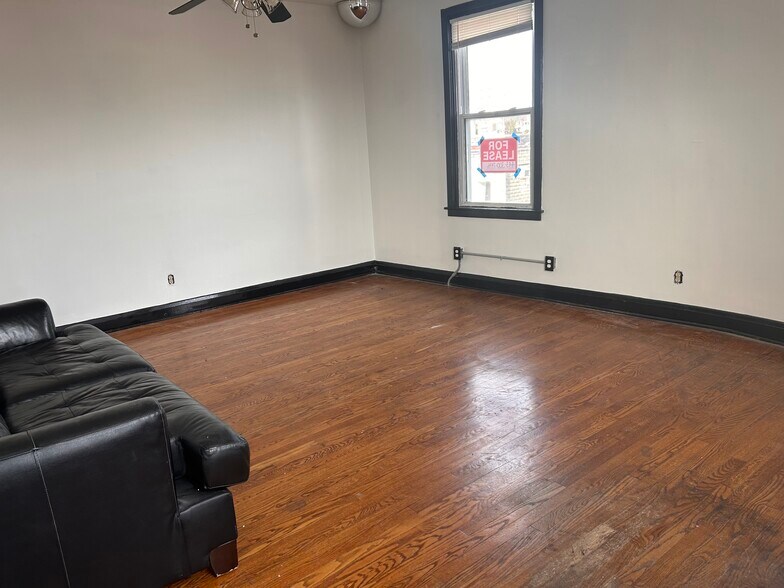 More Photos Of 7915-7917 Harford Rd, Parkville Storefront Retail Office For Lease