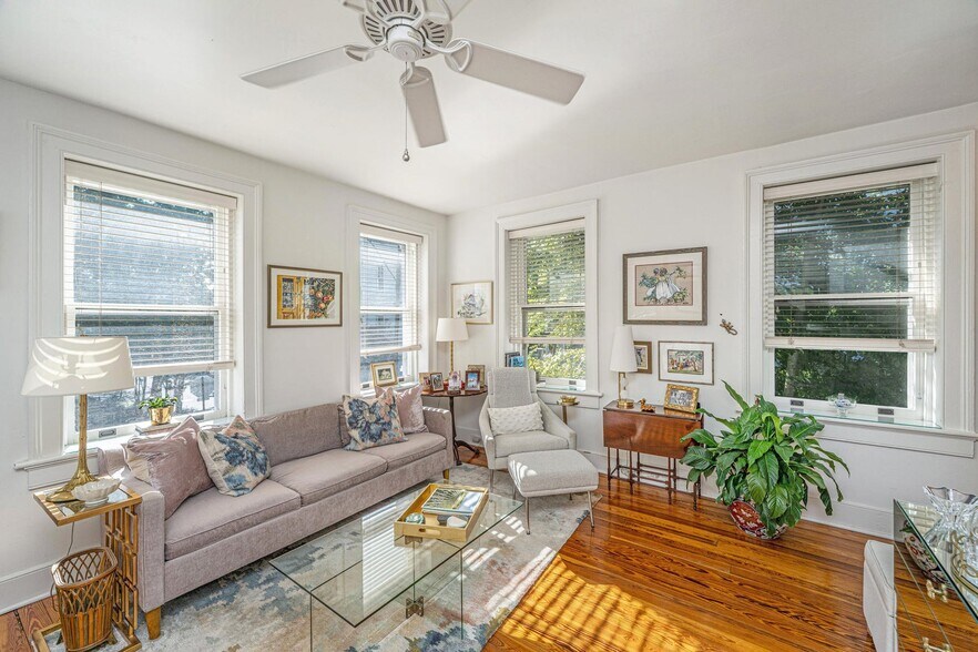 More Photos Of 90 Bull St, Charleston Storefront Retail Residential For Sale