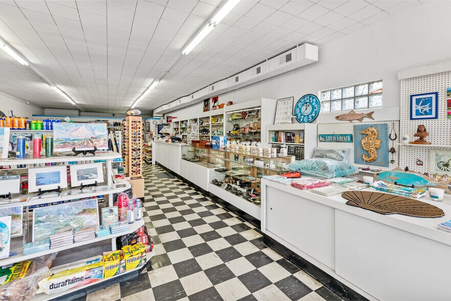 More Photos Of 809 Montauk Hwy, Montauk Auto Repair For Sale