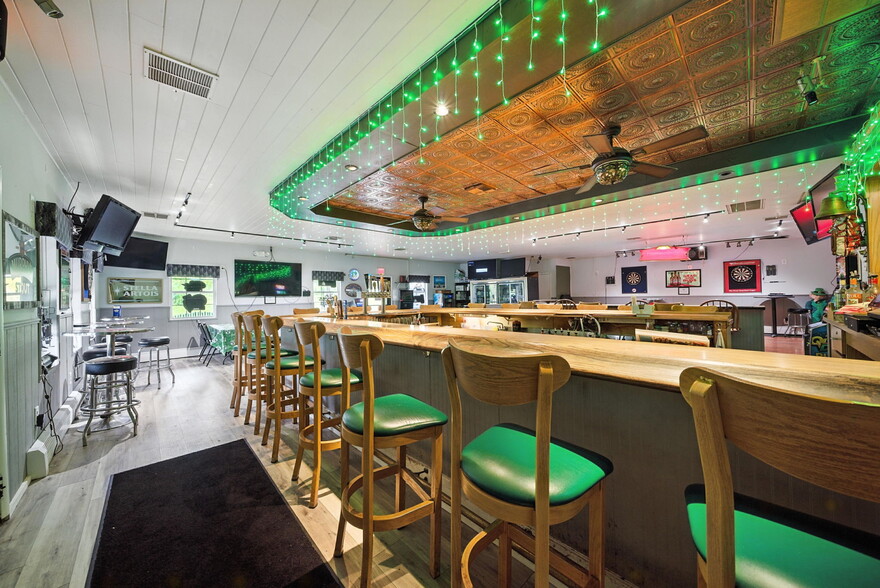 More Photos Of 260 Espanong Rd, Lake Hopatcong Restaurant For Sale