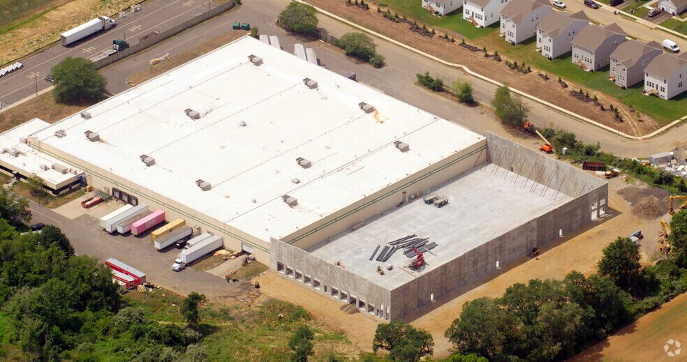 More Photos Of 183 Three Brooks Rd, Freehold Warehouse For Lease