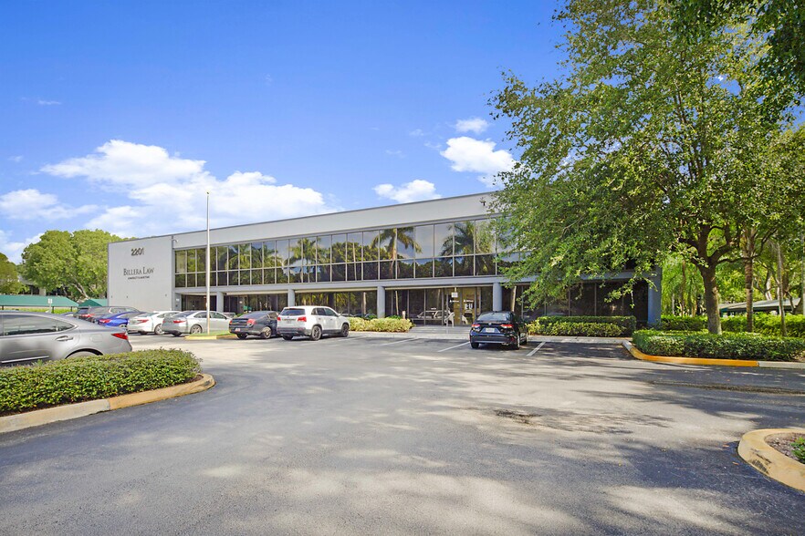More Photos Of 2201 NW Corporate Blvd, Boca Raton Medical For Lease