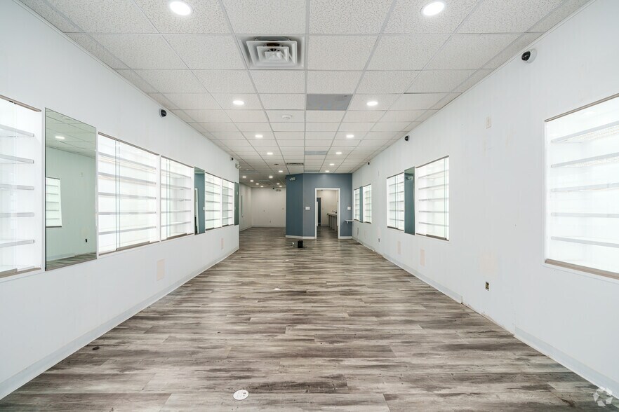More Photos Of 1318 Walnut St, Philadelphia Storefront Retail Residential For Lease