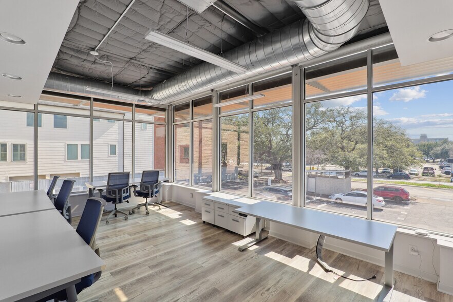 More Photos Of 3217 Montrose Blvd, Houston Office For Lease