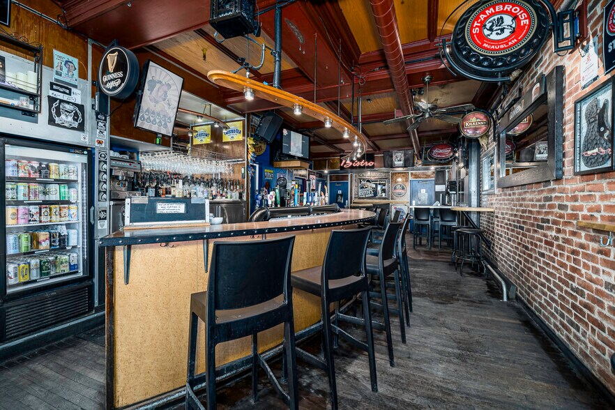 More Photos Of 291 Rue De Saint-Vallier E, Québec Office For Sale