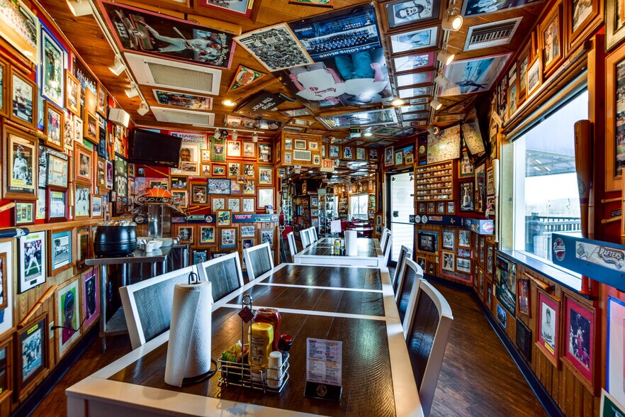 More Photos Of 10267 US Highway 14, Mazomanie Sports And Entertainment For Sale
