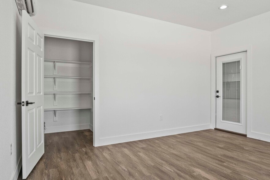 More Photos Of 2036 Seaborn Road Building 3 Suite A, Ponder Warehouse For Lease