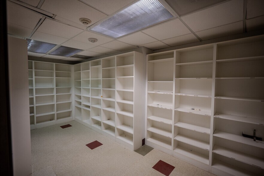 More Photos Of 605 Parfet St, Lakewood Medical For Sale