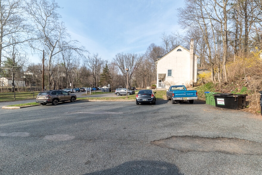 More Photos Of 9 Kingwood Ave, Frenchtown General Retail For Lease