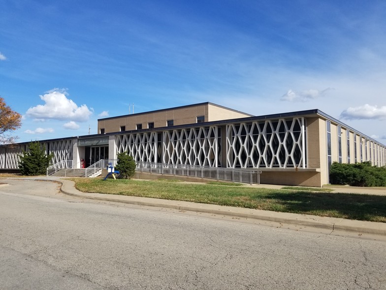 Primary Photo Of 616 SE Jefferson St, Topeka Light Distribution For Lease