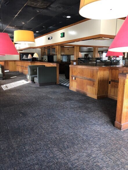 More Photos Of 1500 N Courtyard Cir, Port Saint Lucie Restaurant For Lease