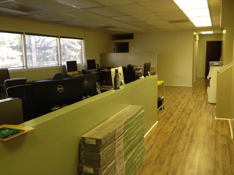 More Photos Of 2758 S King St, Honolulu Freestanding For Lease