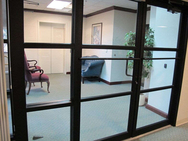 More Photos Of 51 S Duke St, Lancaster Office For Lease