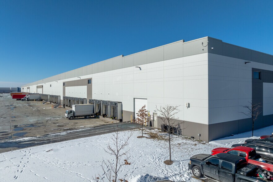 More Photos Of 18700 S Ridgeland Ave, Tinley Park Warehouse For Lease