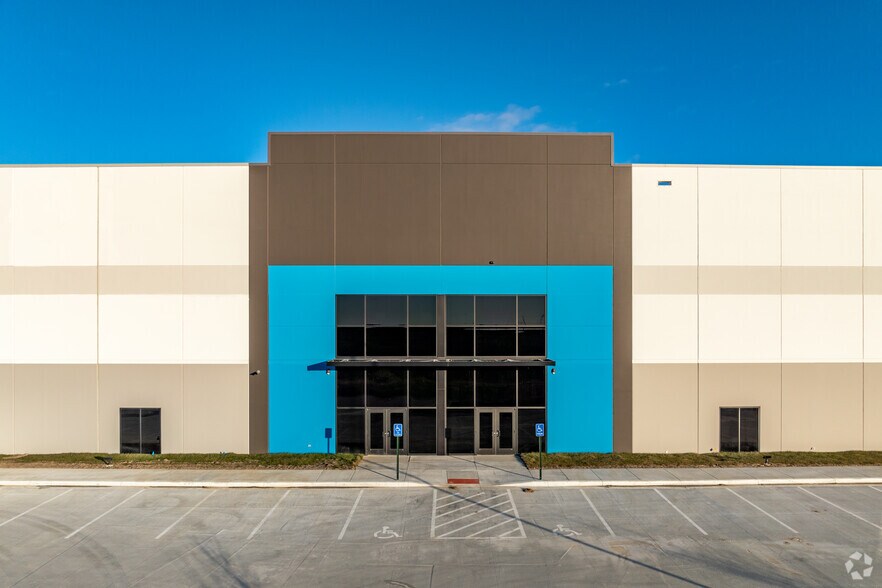 More Photos Of 12125 S. 156th St, Papillion Industrial For Sale