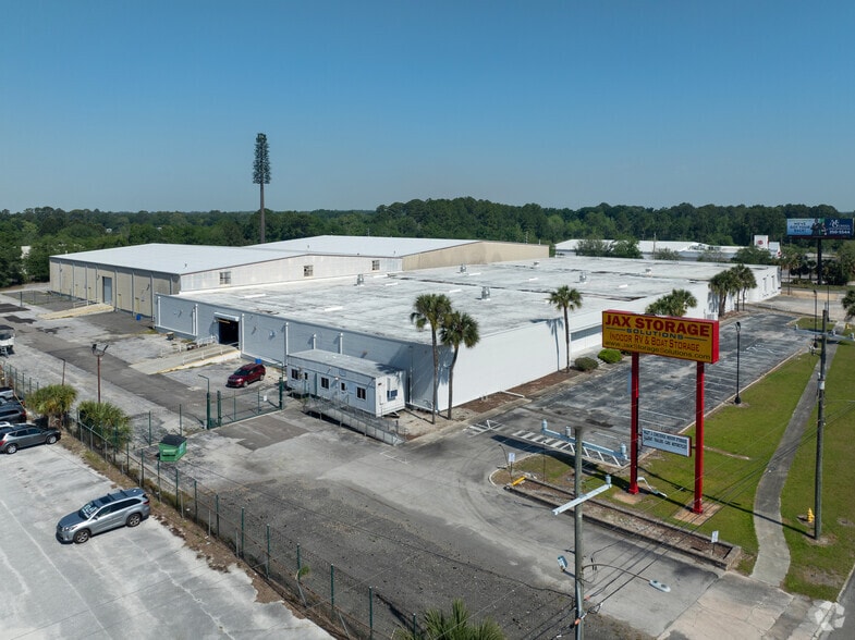 More Photos Of 4700 Walgreen Rd, Jacksonville Warehouse For Sale
