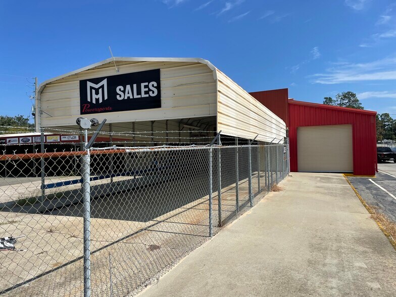 More Photos Of 433 S Main St, Swainsboro Showroom For Sale