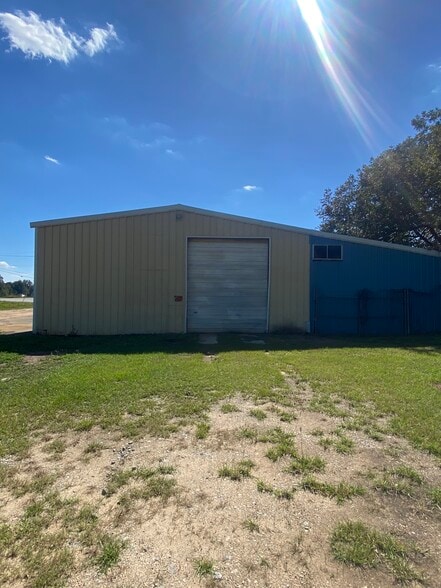 More Photos Of 104 Stanton Dr N, Smithville General Retail For Sale