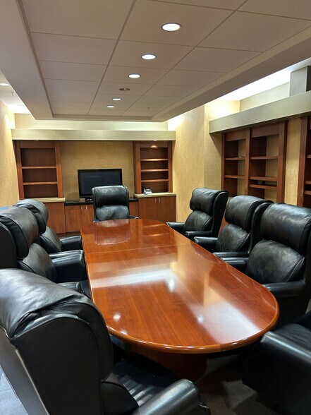 More Photos Of 9850 Nicholas St, Omaha Office For Sale