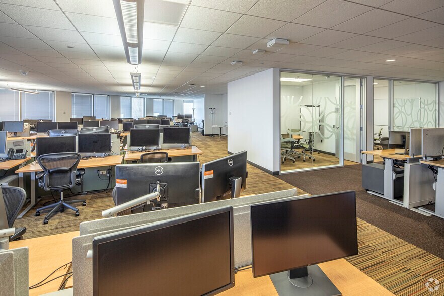 More Photos Of 2550 Wasser Ter, Herndon Office For Sale