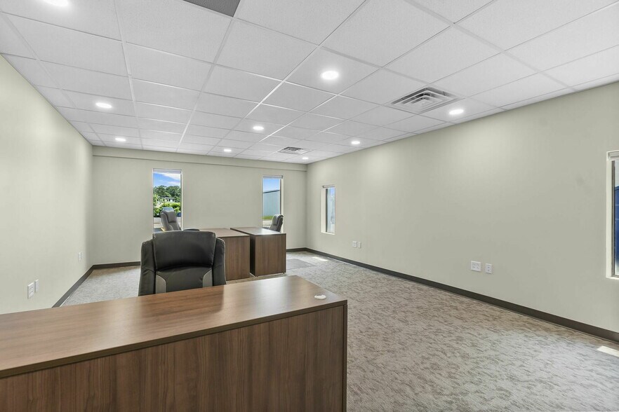 More Photos Of 1427 Thomas Dr, Cape Girardeau Coworking Space