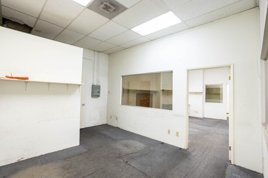More Photos Of 1250 S Broadway, Los Angeles Warehouse For Sale